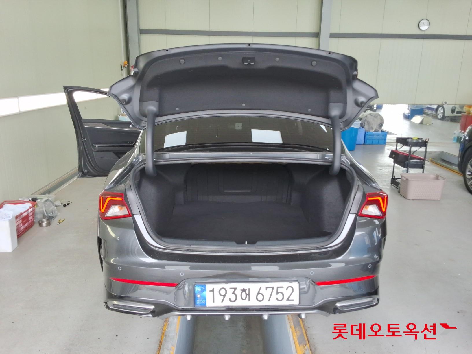 2023 - kia k5