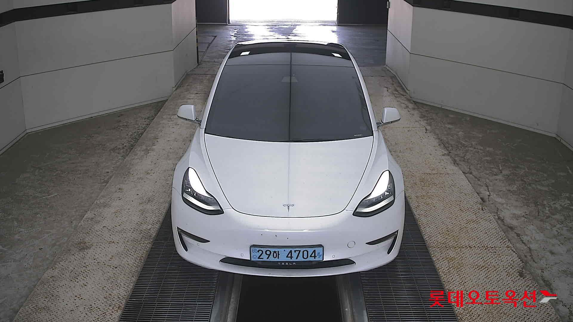 TESLA MODEL 3 (E) STANDARD RANGE