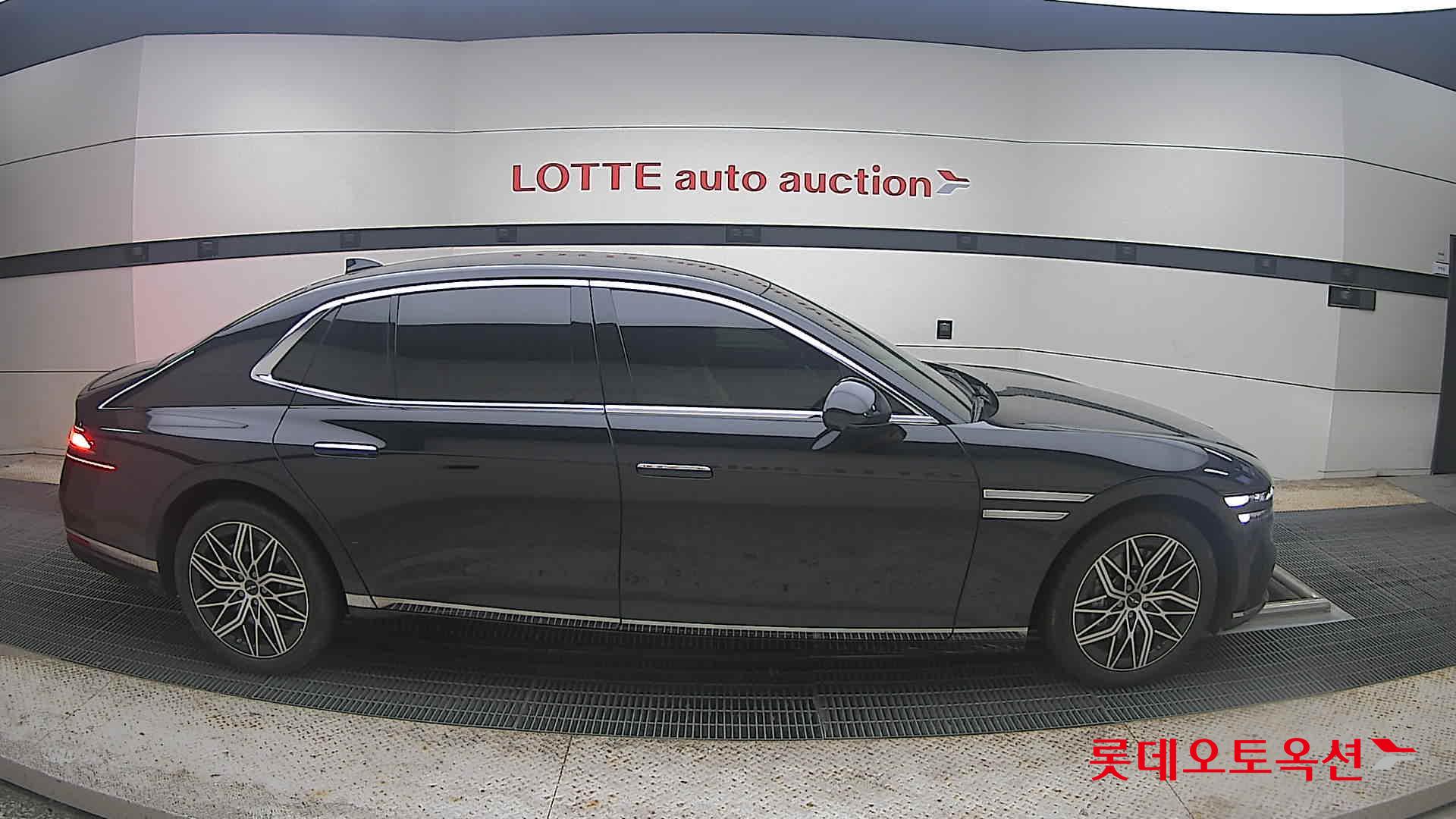 2023 - genesis g90