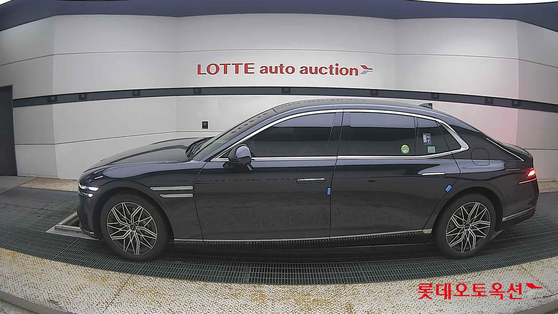 2023 - genesis g90