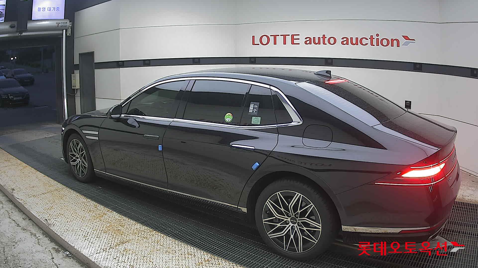 2023 - genesis g90