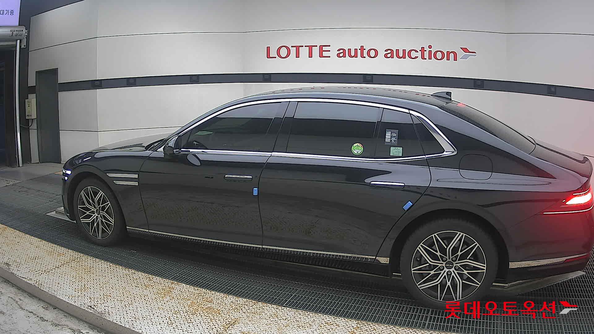 2023 - genesis g90