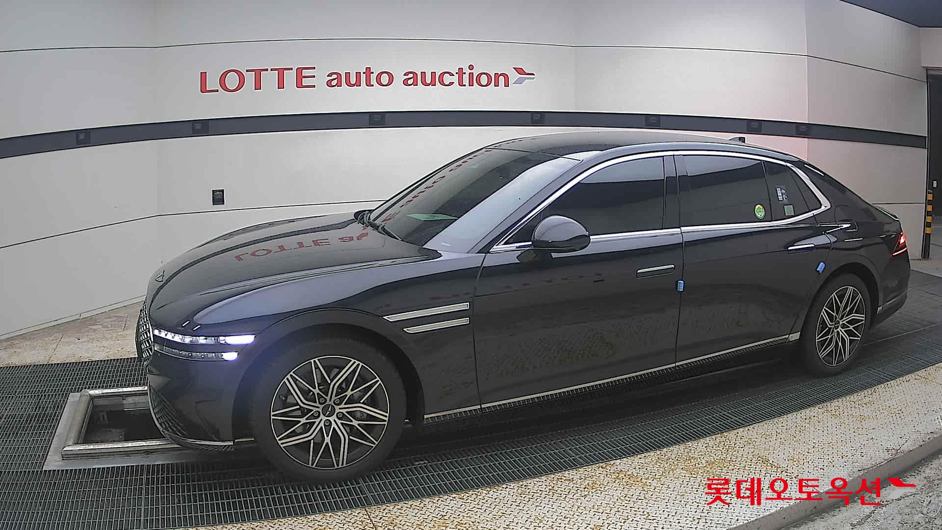 2023 - genesis g90