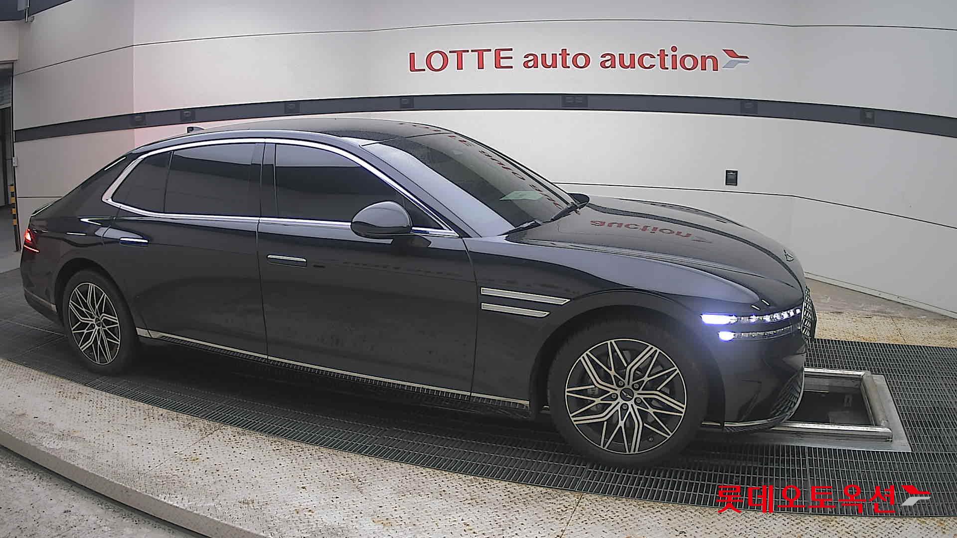 2023 - genesis g90