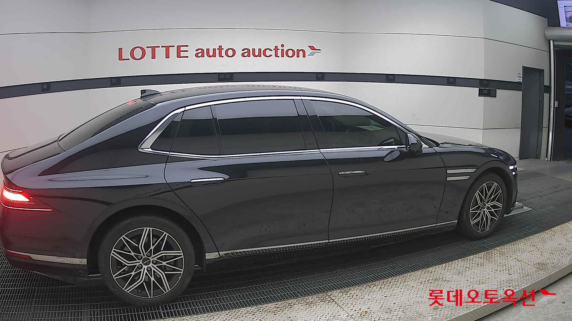 2023 - genesis g90