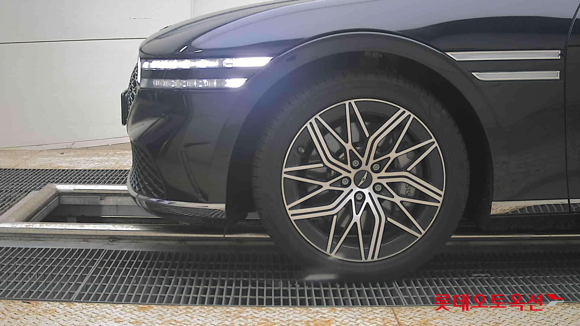2023 - genesis g90