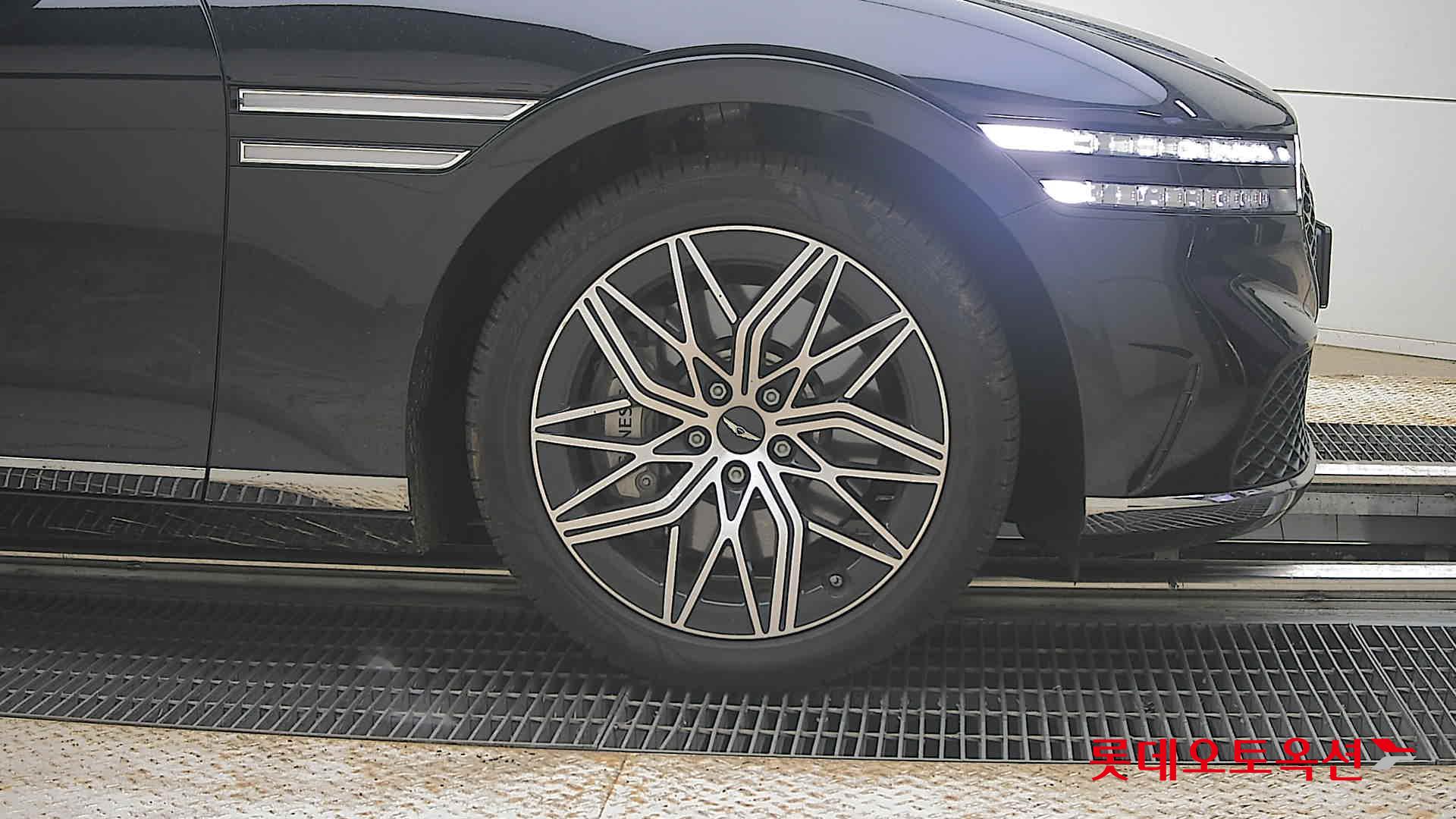 2023 - genesis g90