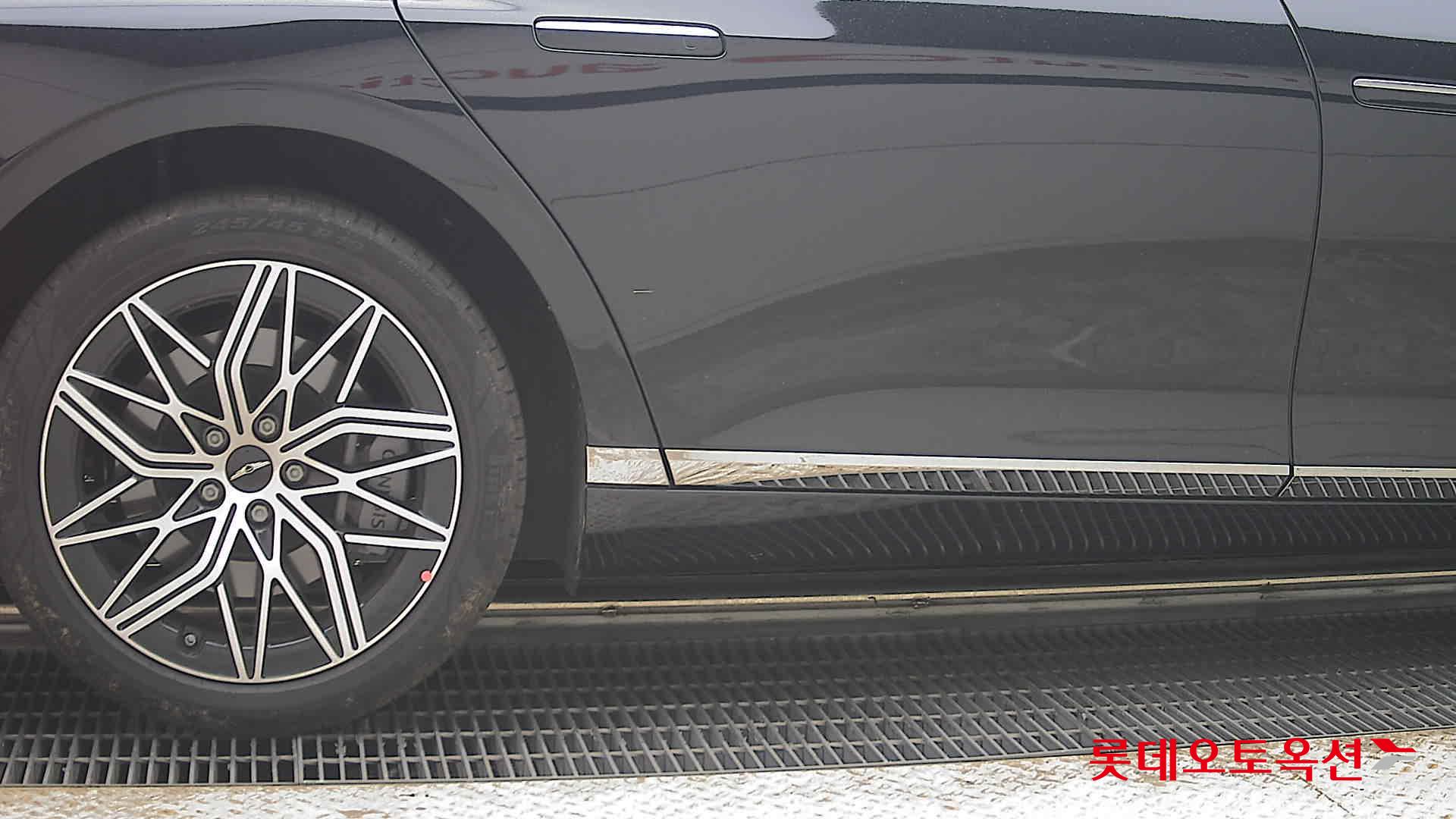 2023 - genesis g90