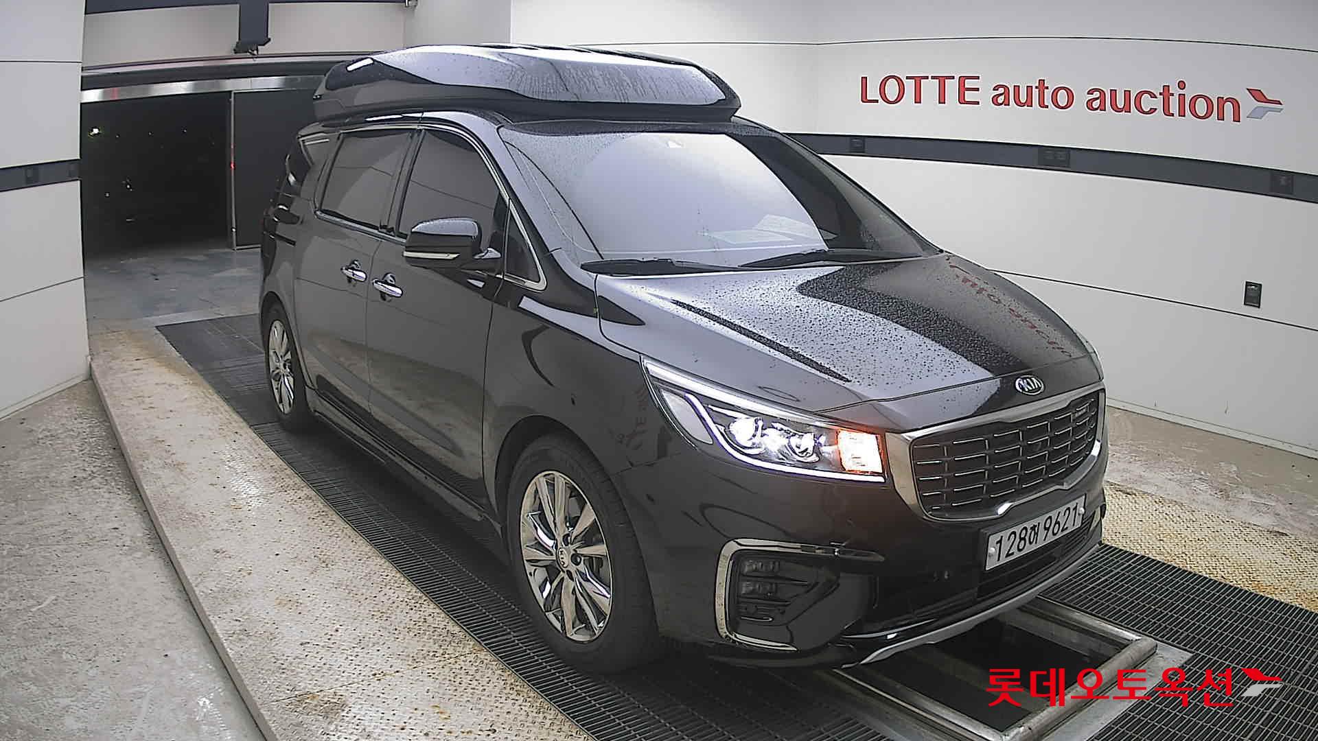 2020 - kia carnival