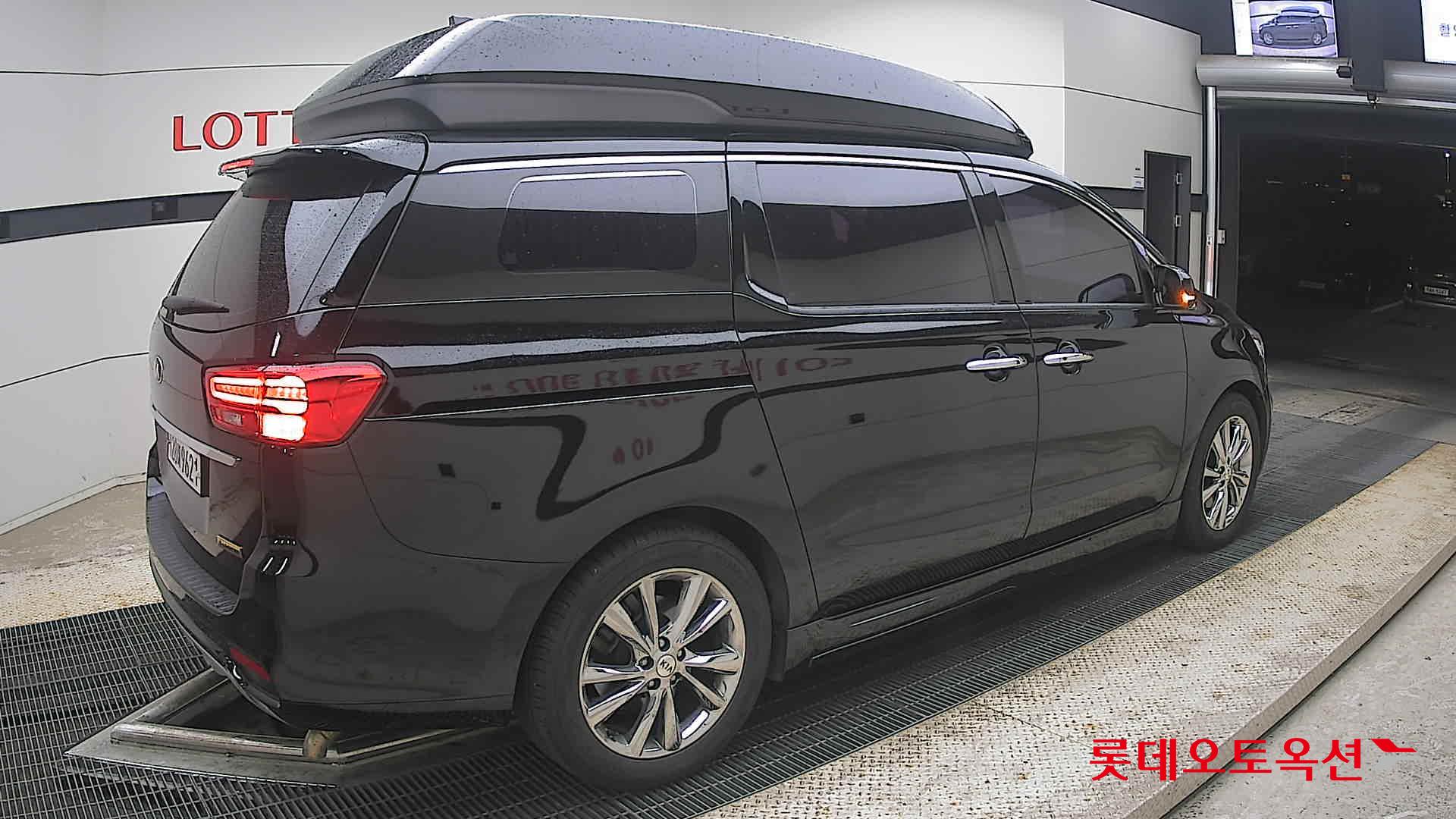 2020 - kia carnival