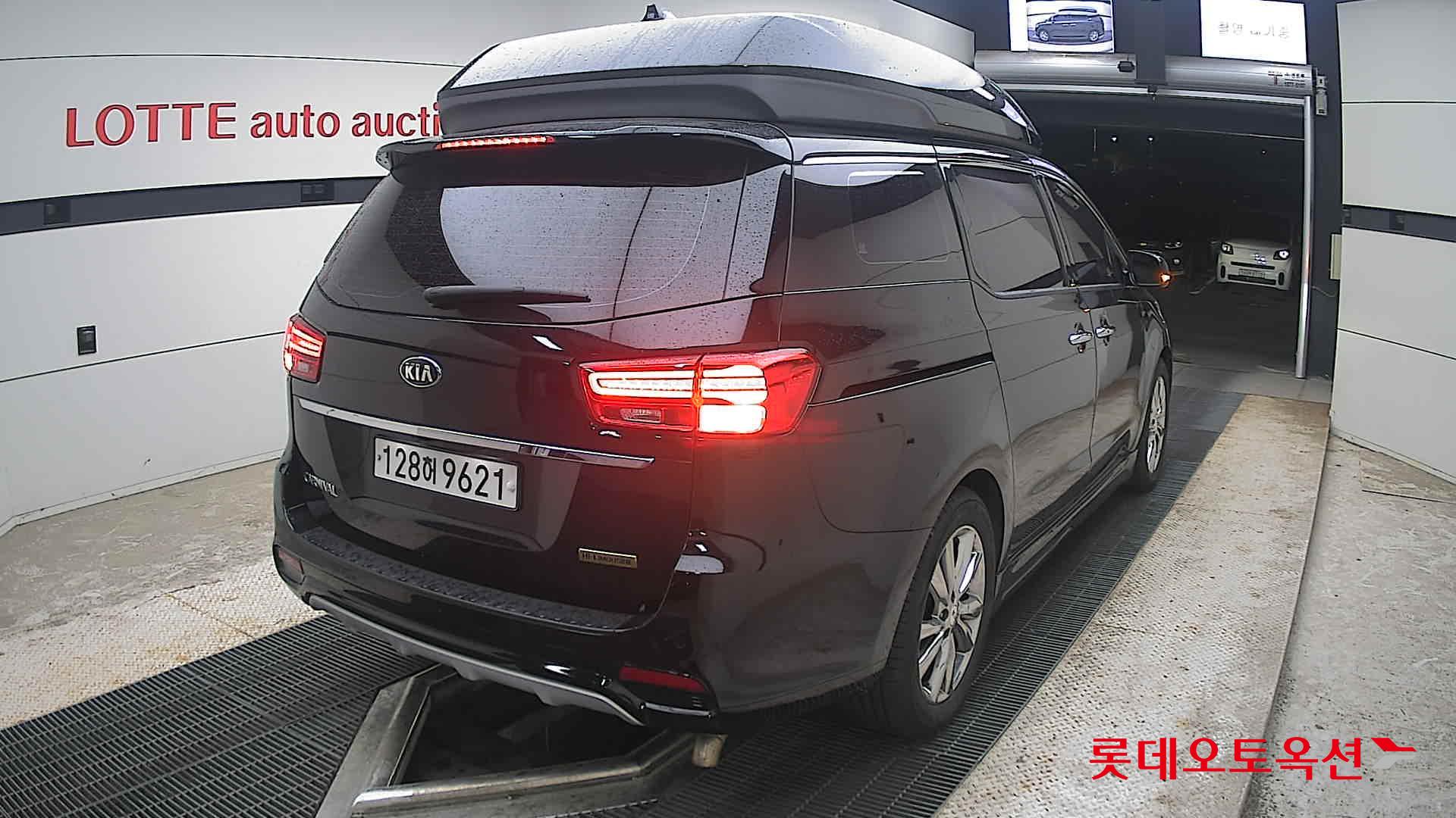 2020 - kia carnival