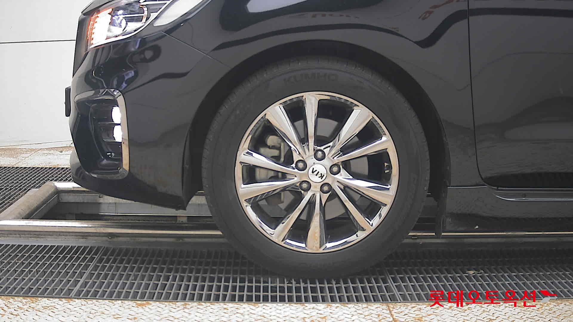 2020 - kia carnival