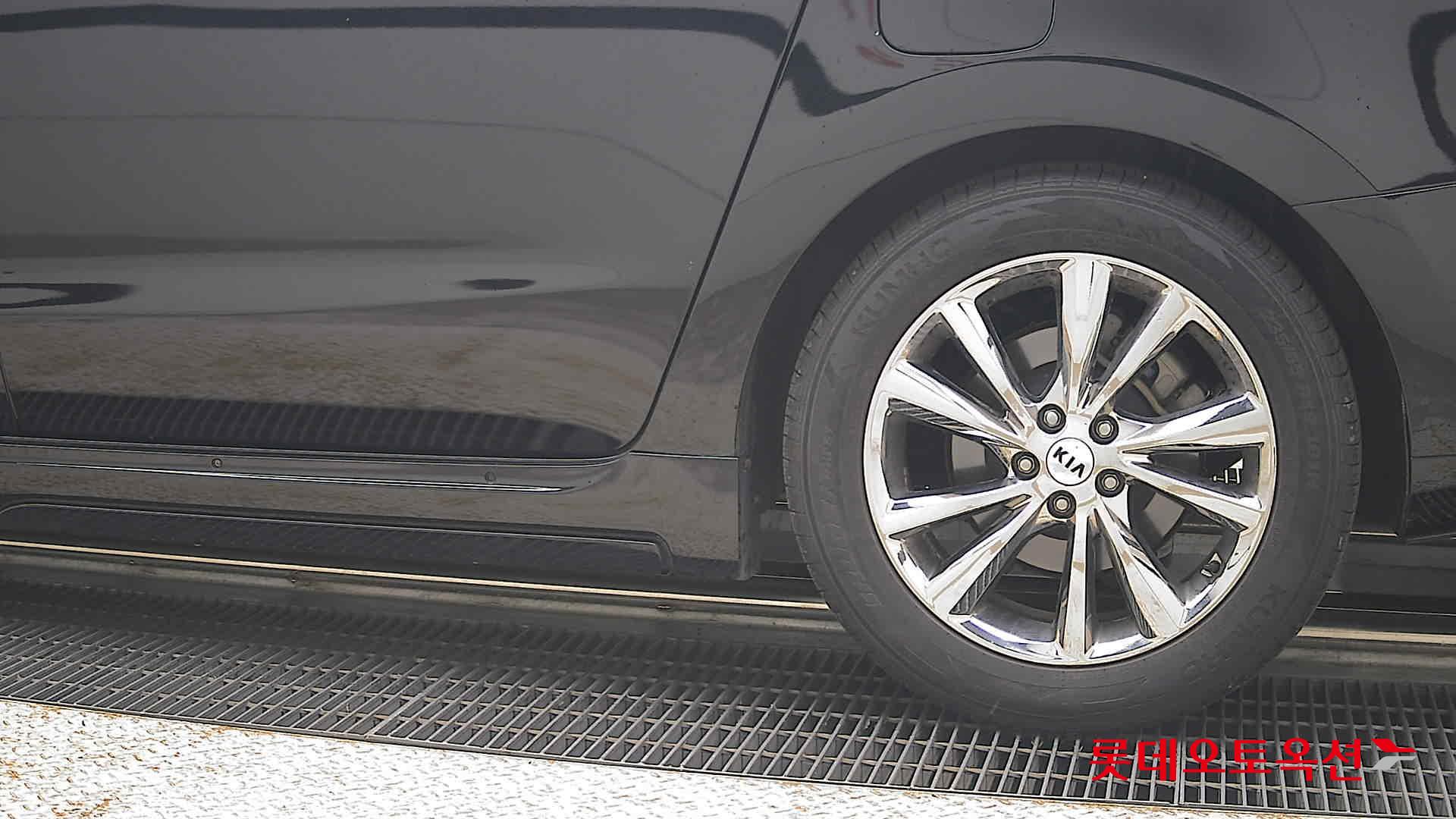 2020 - kia carnival
