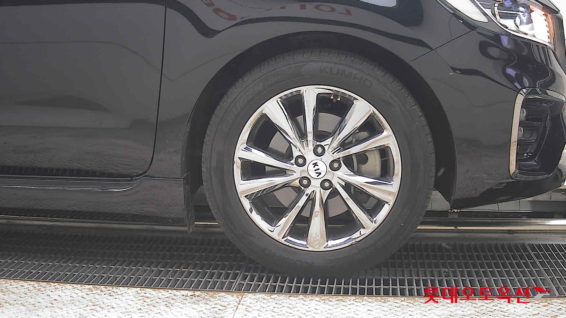2020 - kia carnival