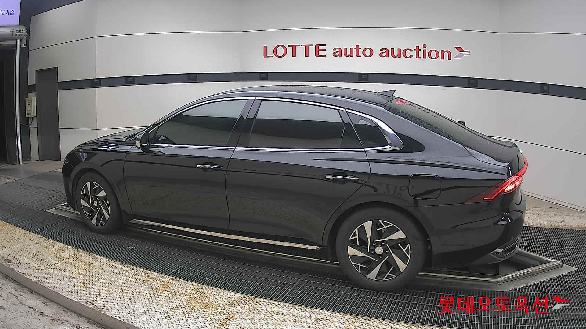 2021 - hyundai grandeur