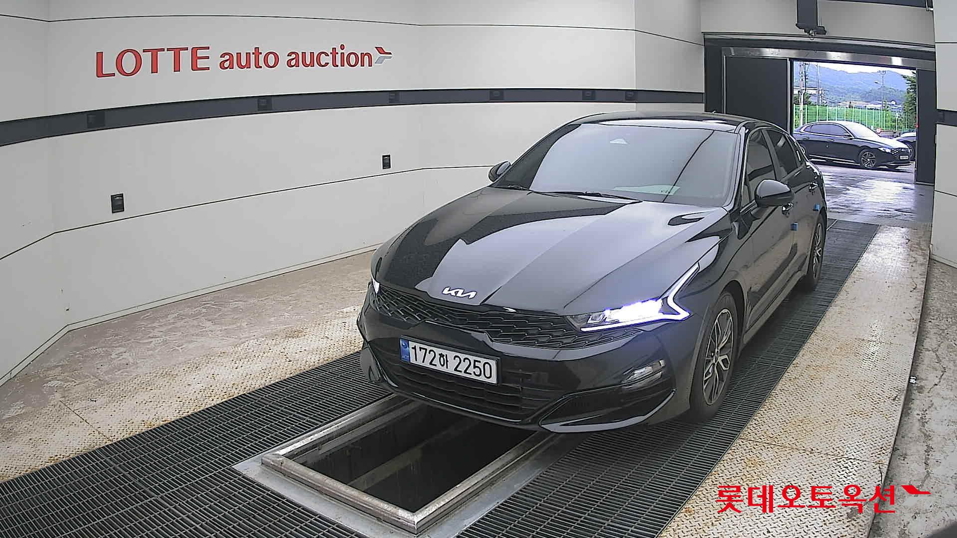 2022 - kia k5