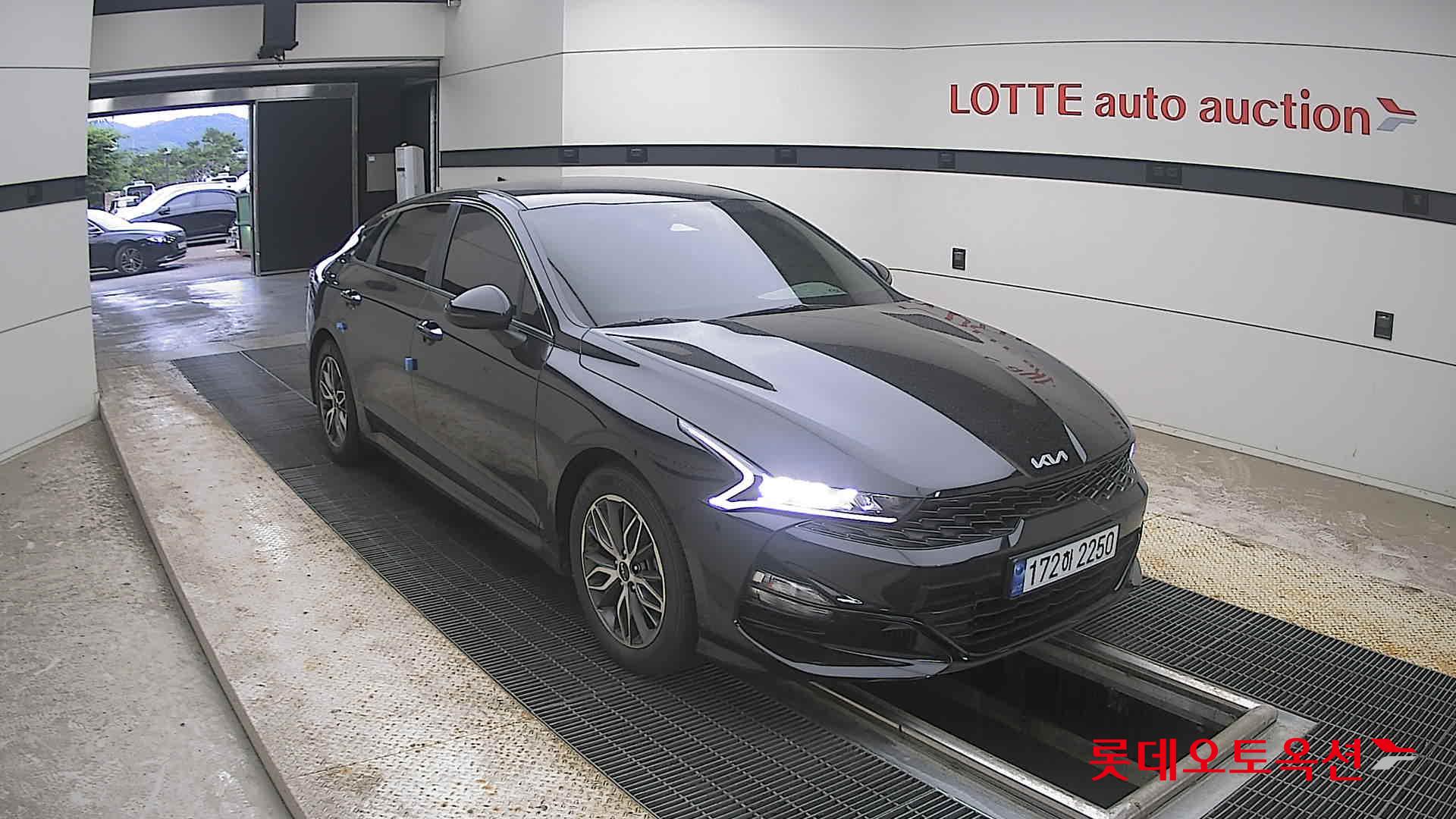 2022 - kia k5
