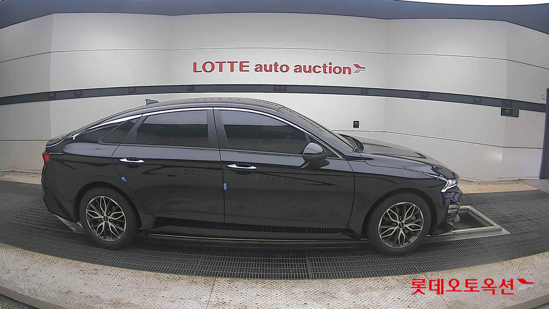 2022 - kia k5