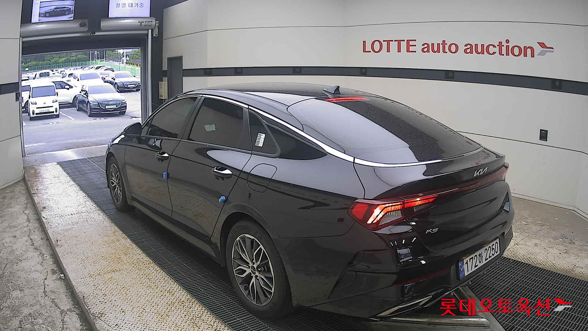 2022 - kia k5