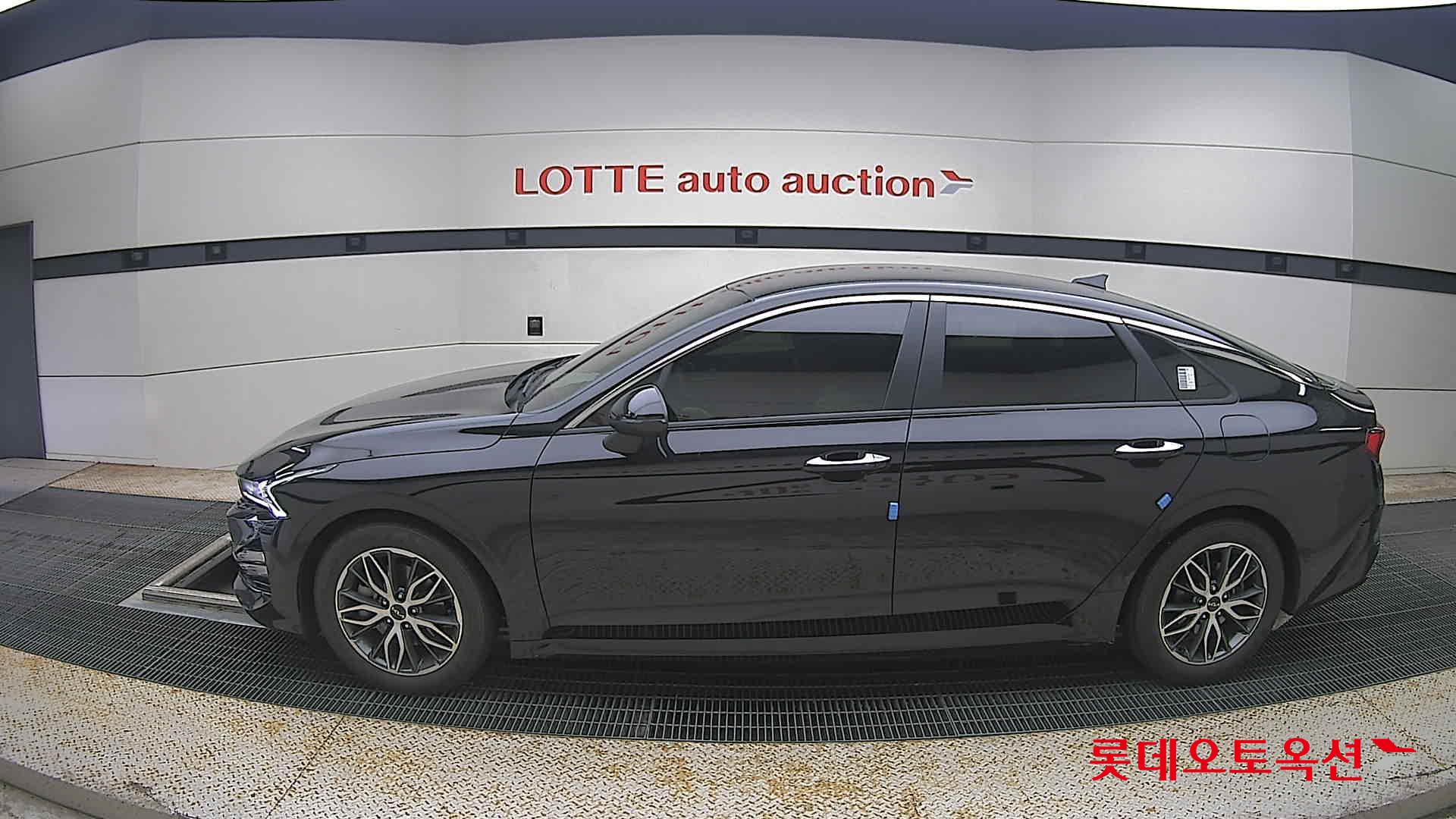 2022 - kia k5