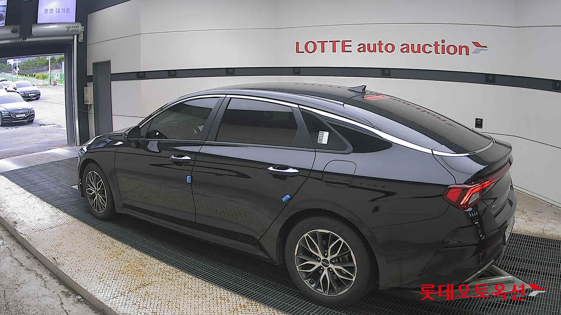 2022 - kia k5