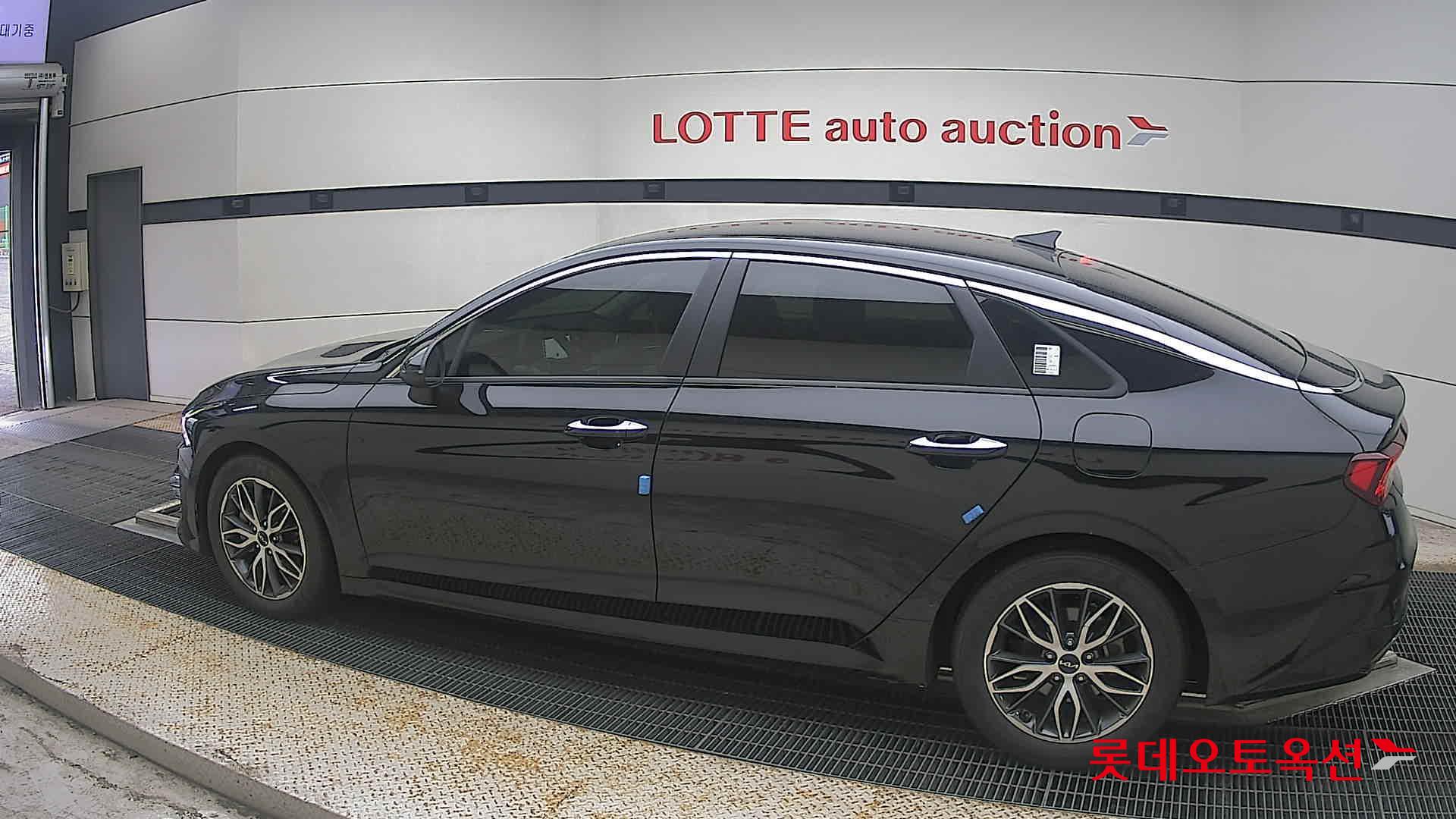 2022 - kia k5