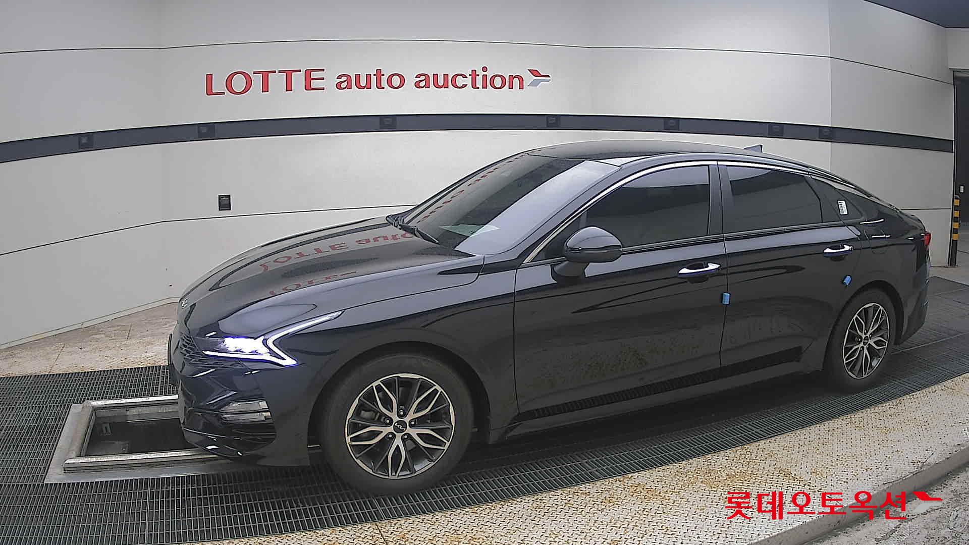 2022 - kia k5