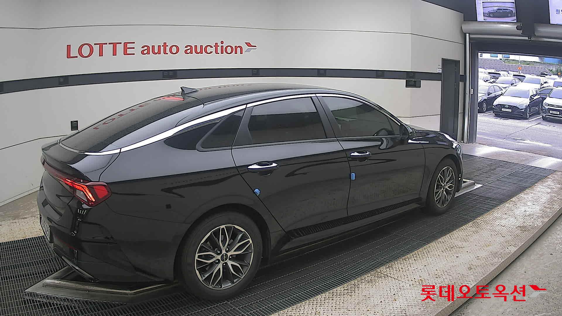2022 - kia k5