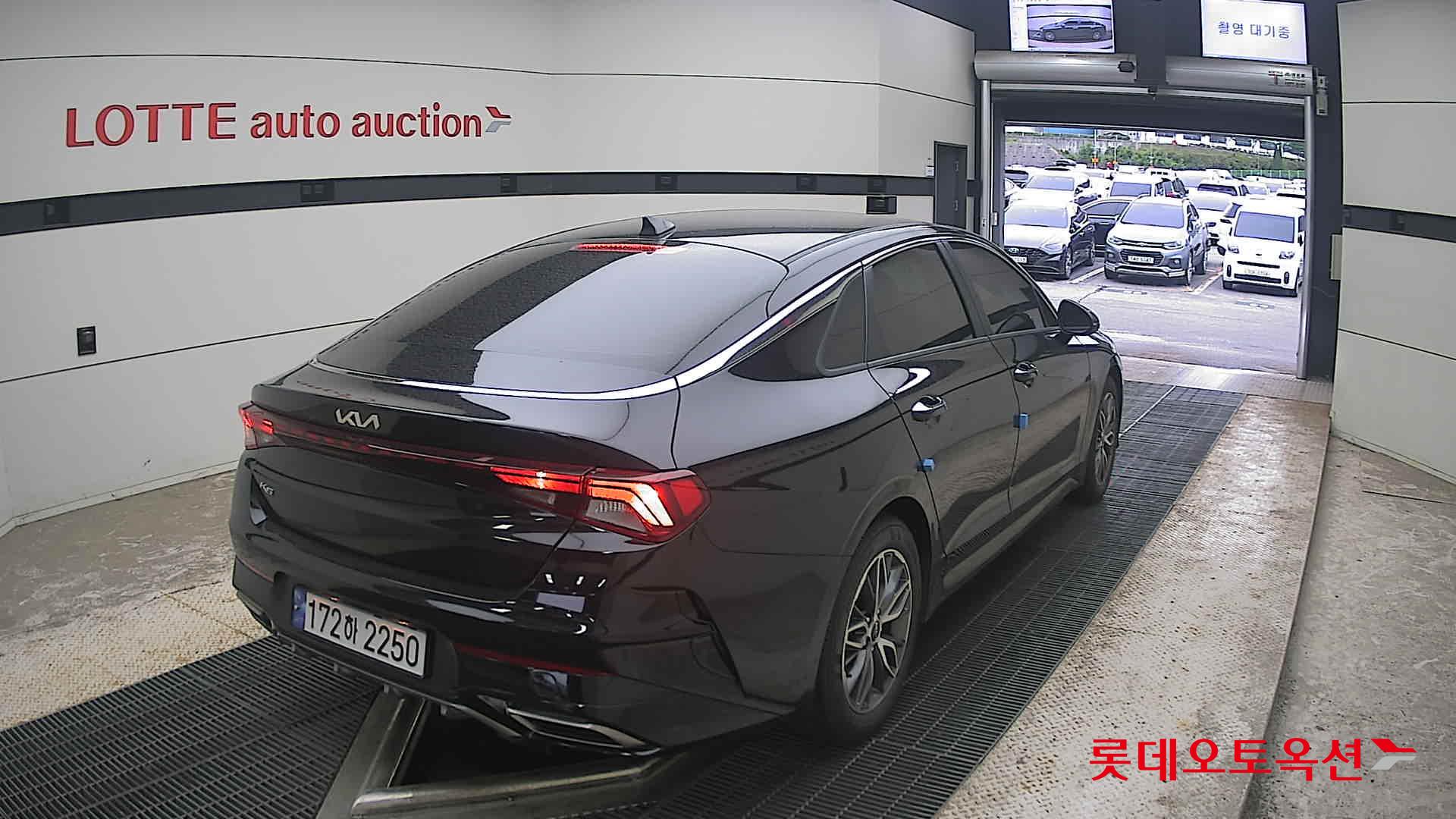2022 - kia k5