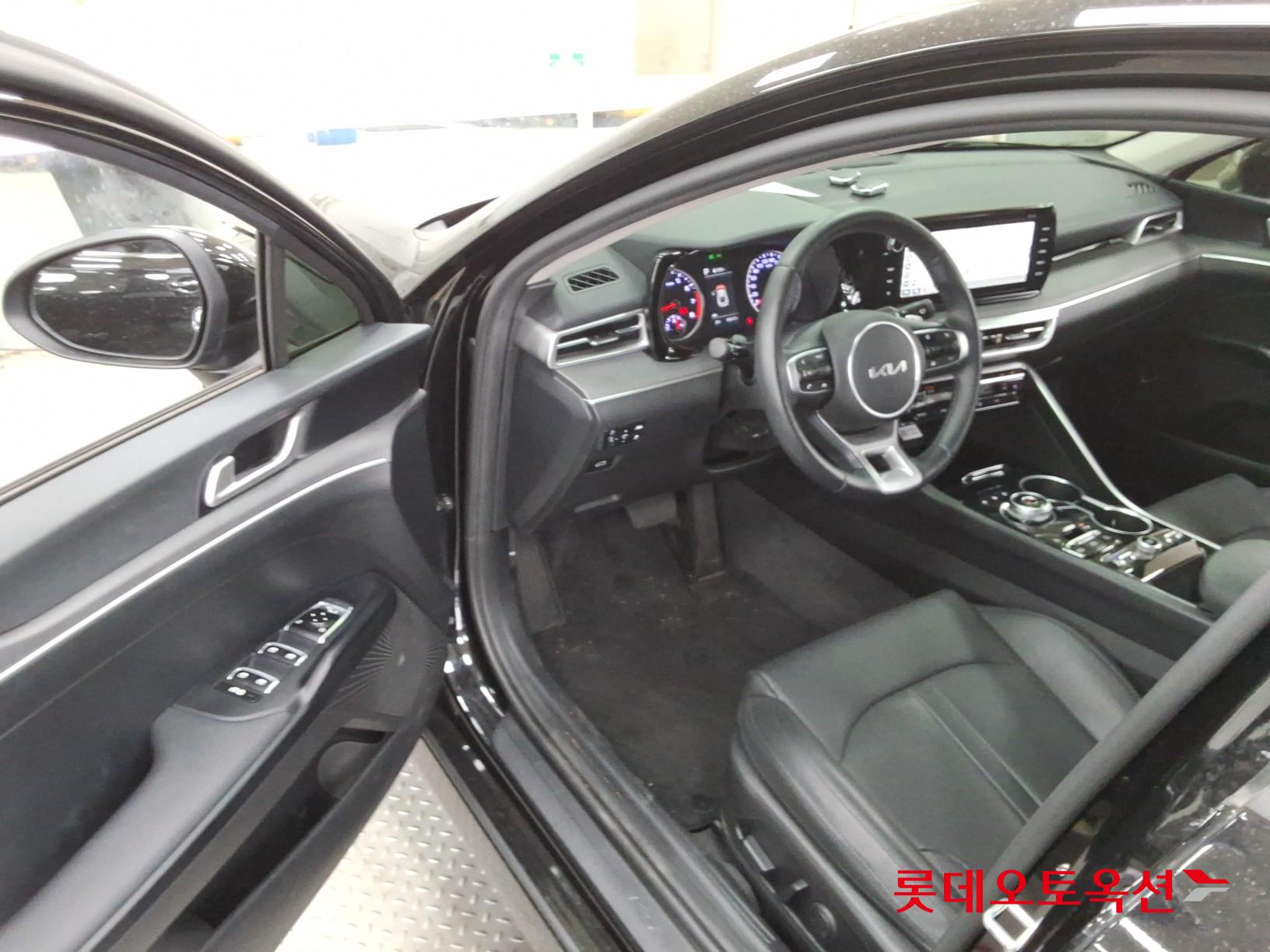 2022 - kia k5