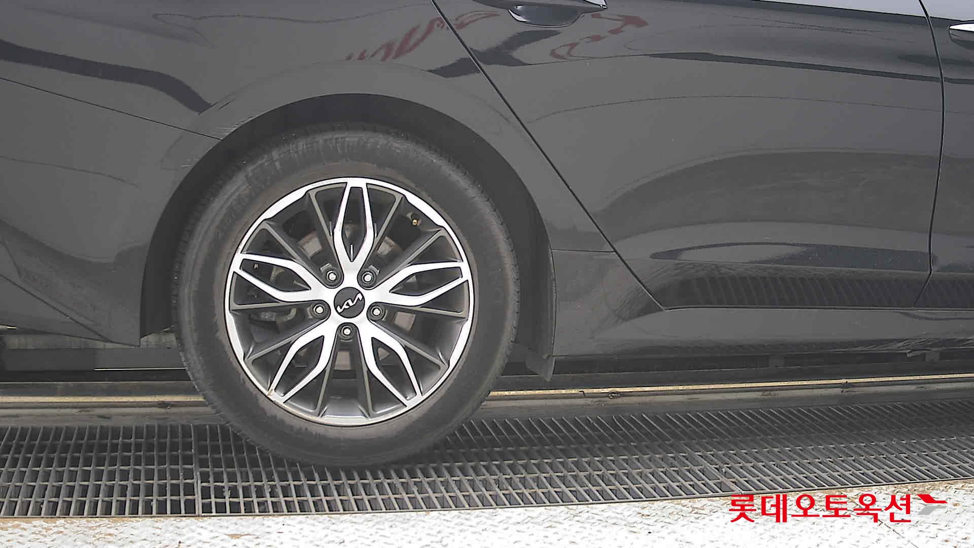 2023 - kia k5