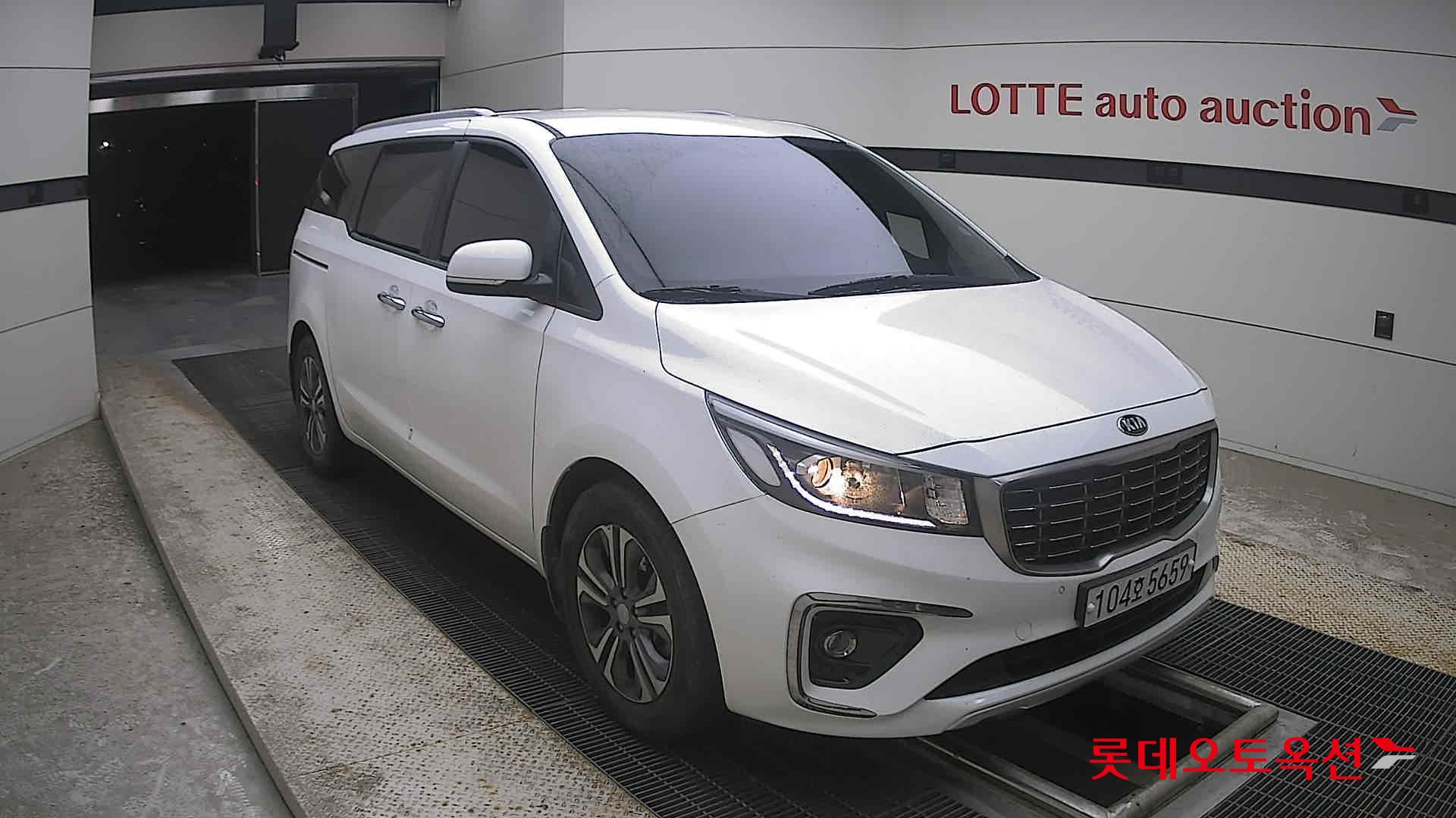 2020 - kia carnival