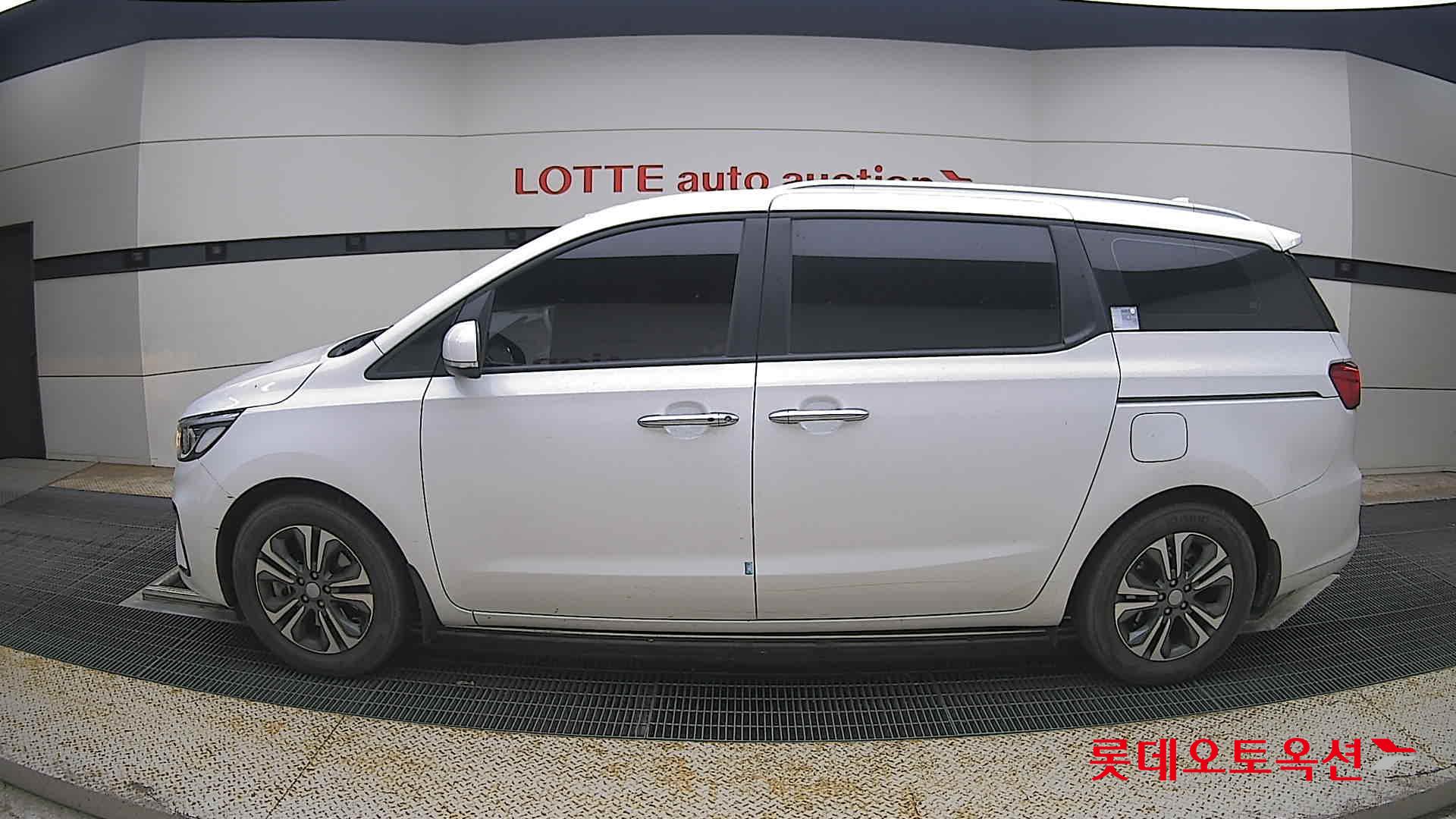 2020 - kia carnival