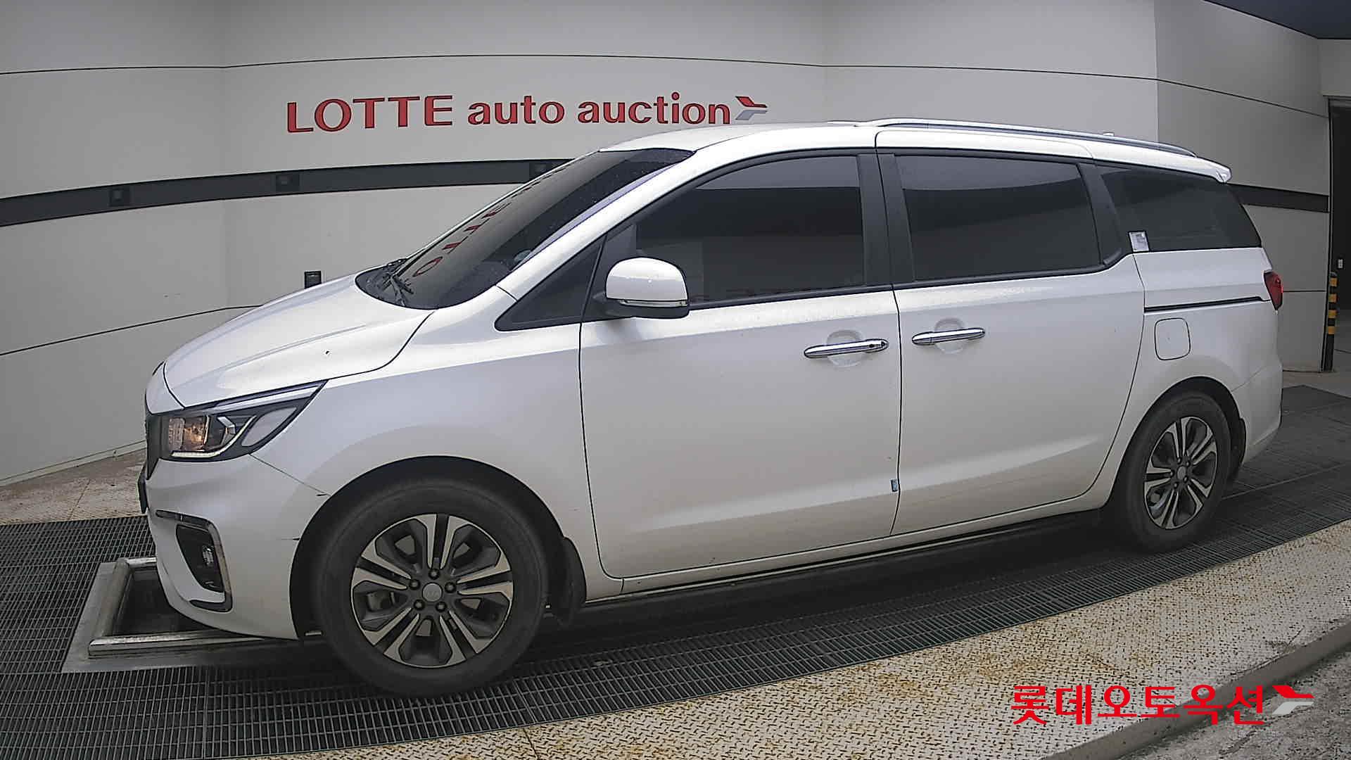 2020 - kia carnival