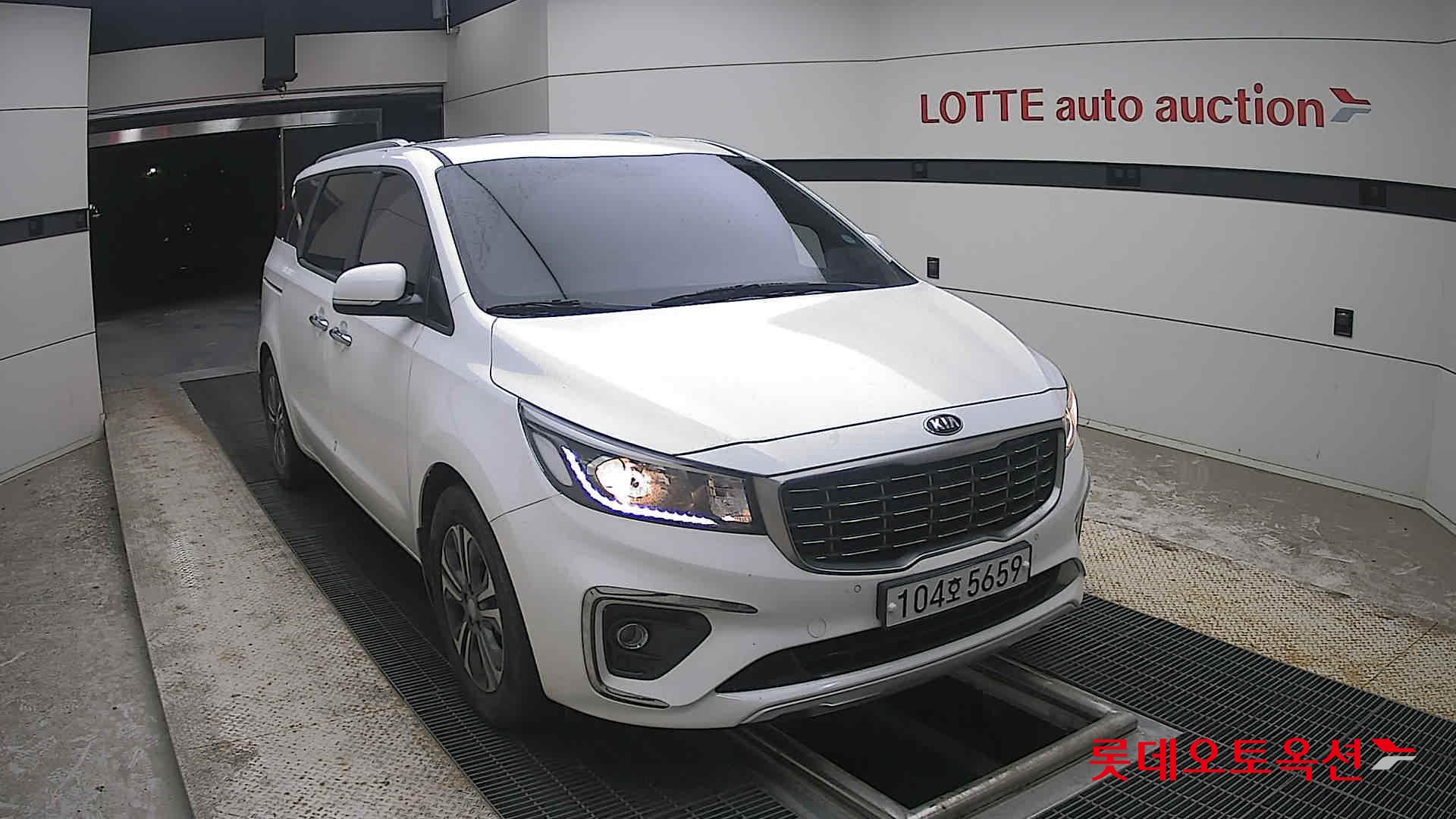 2020 - kia carnival