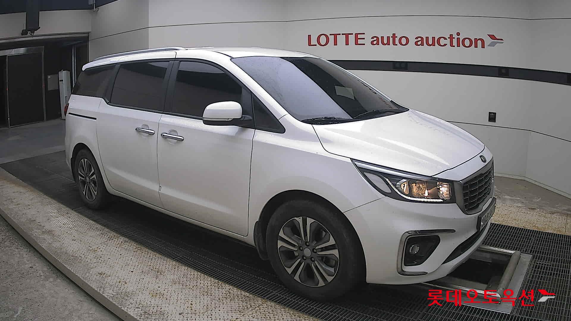 2020 - kia carnival
