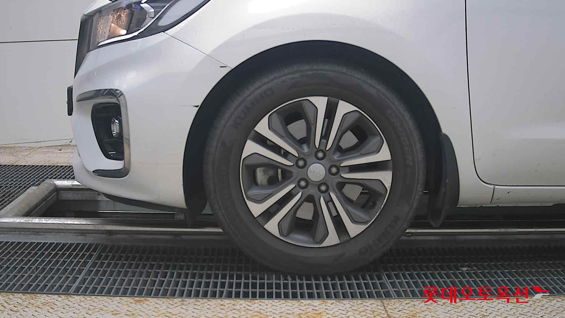 2020 - kia carnival