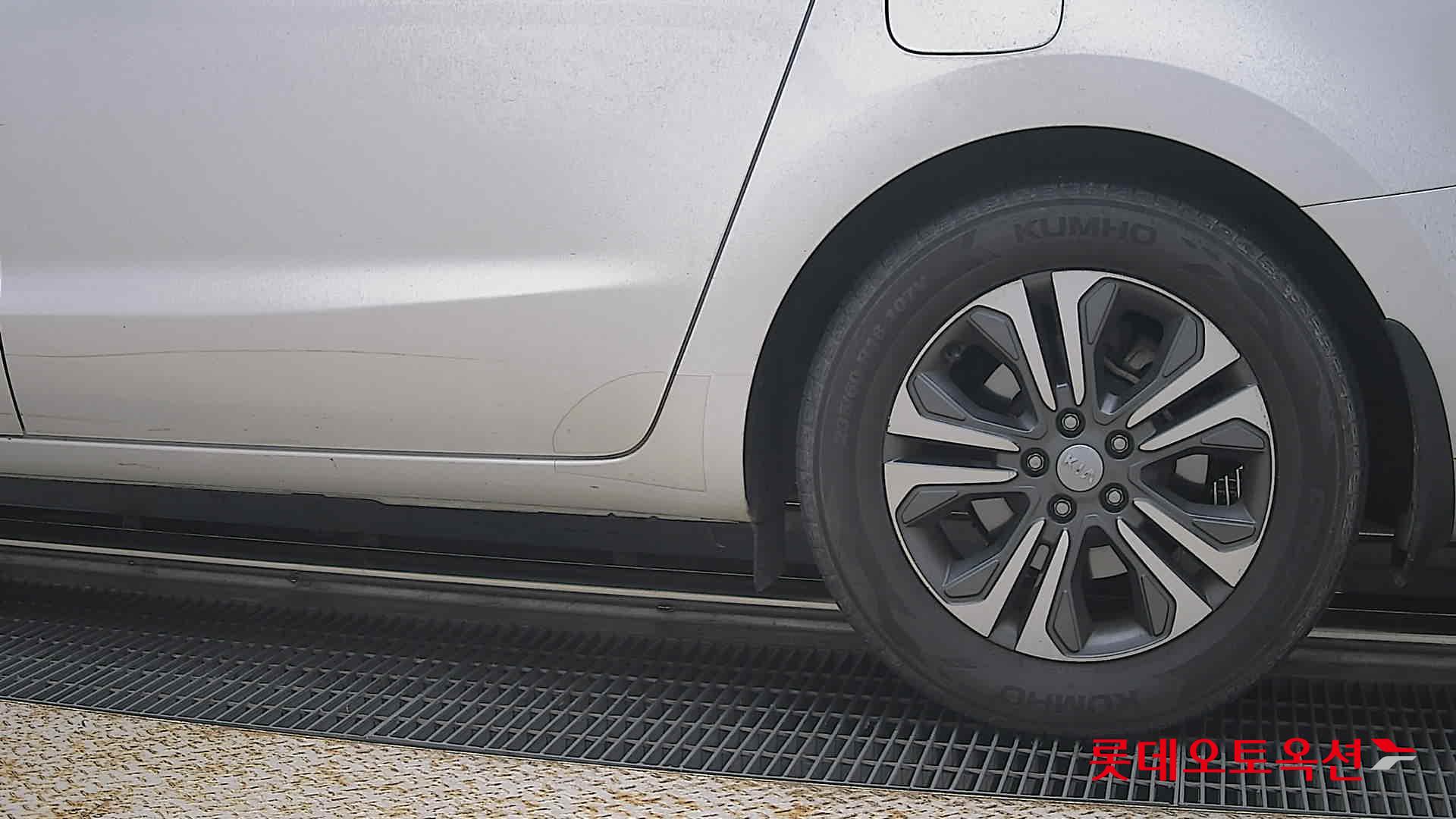 2020 - kia carnival