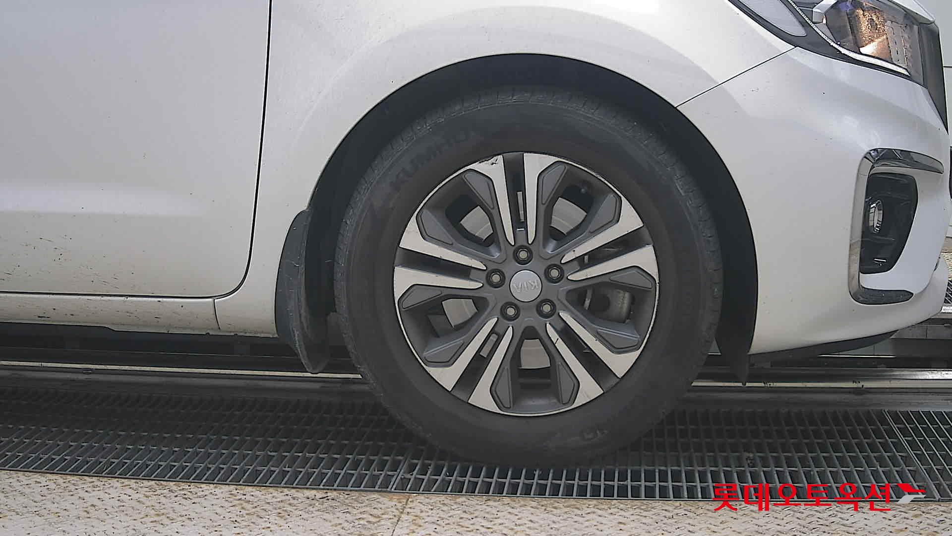 2020 - kia carnival