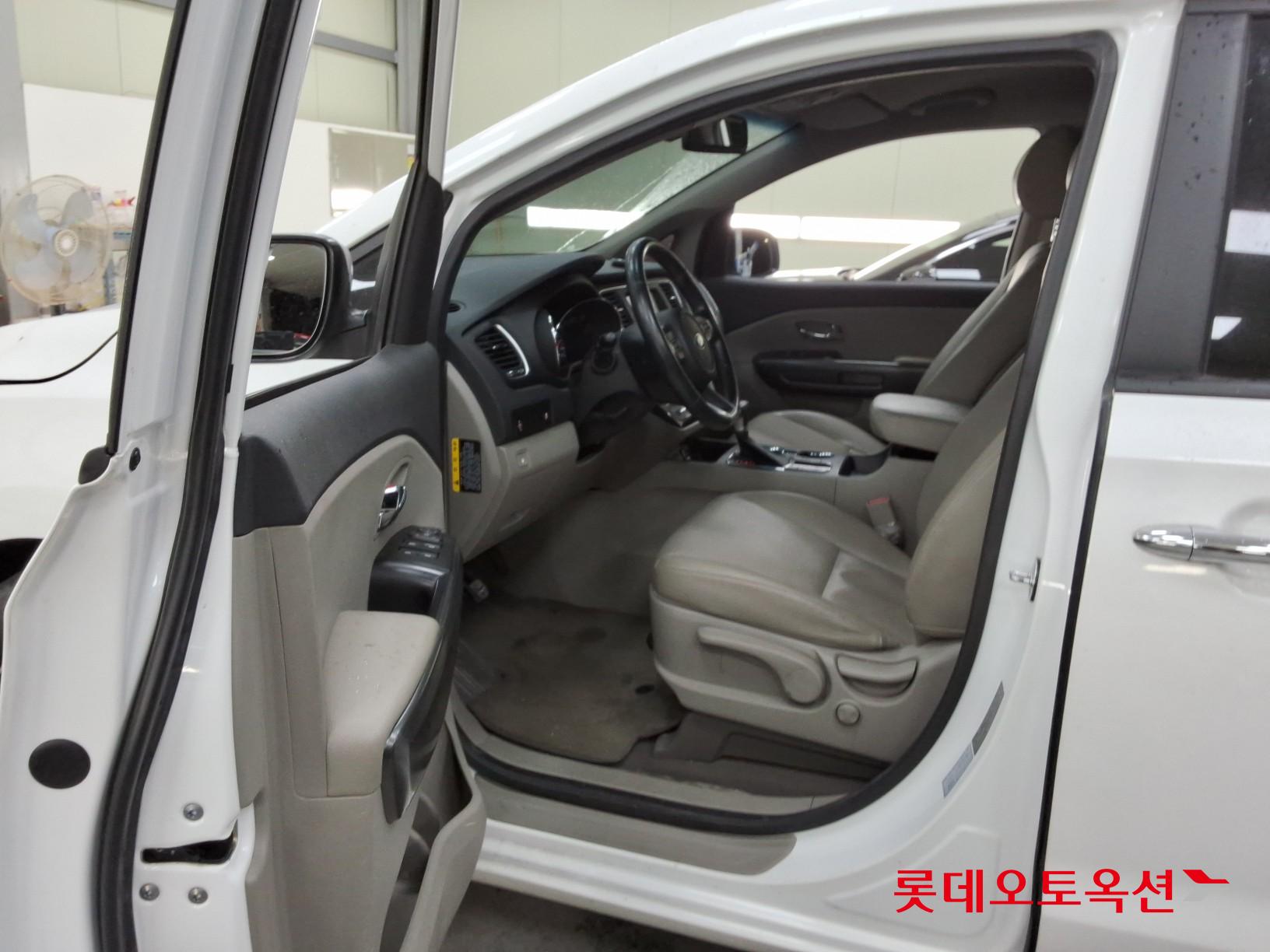 2020 - kia carnival
