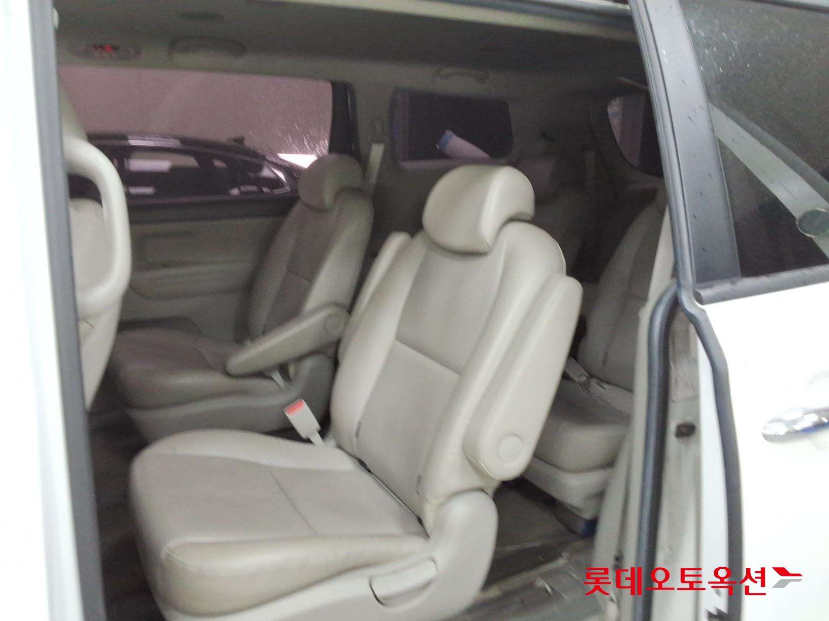 2020 - kia carnival