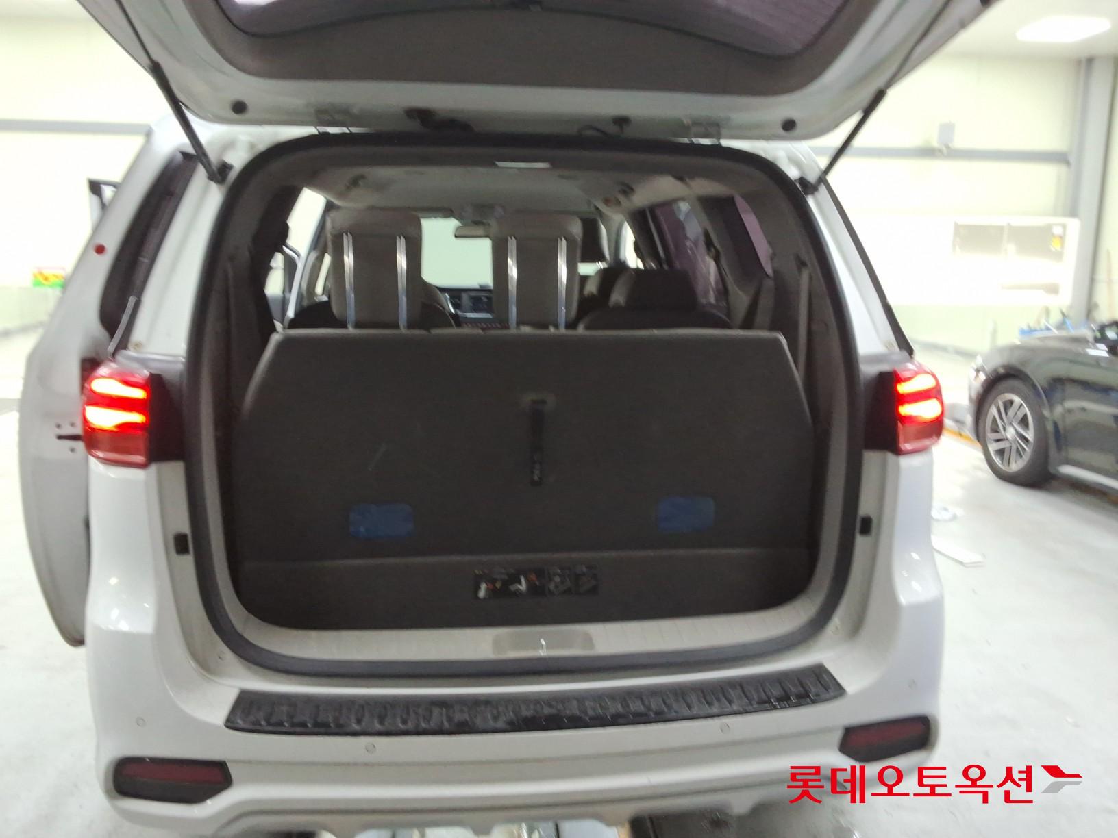 2020 - kia carnival