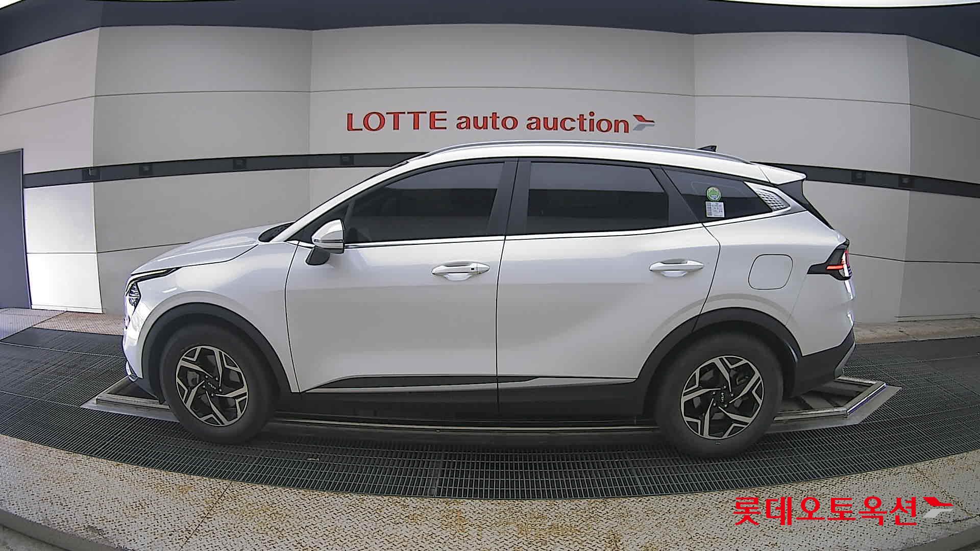 2022 - kia sportage