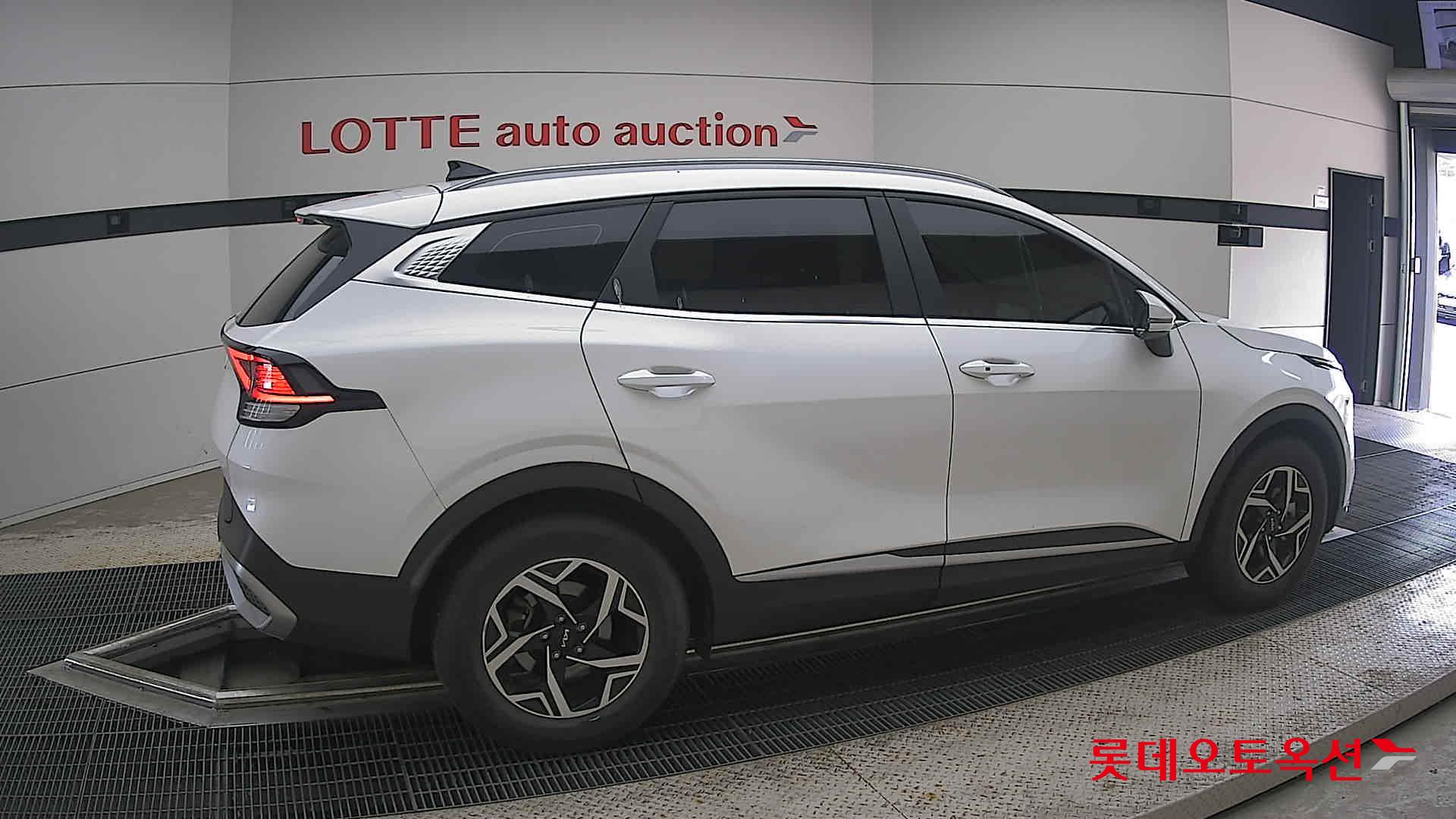 2022 - kia sportage