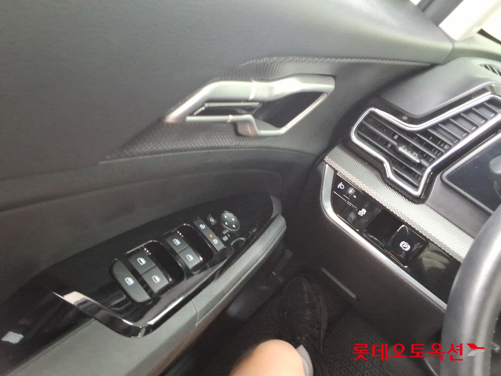 2022 - kia sportage