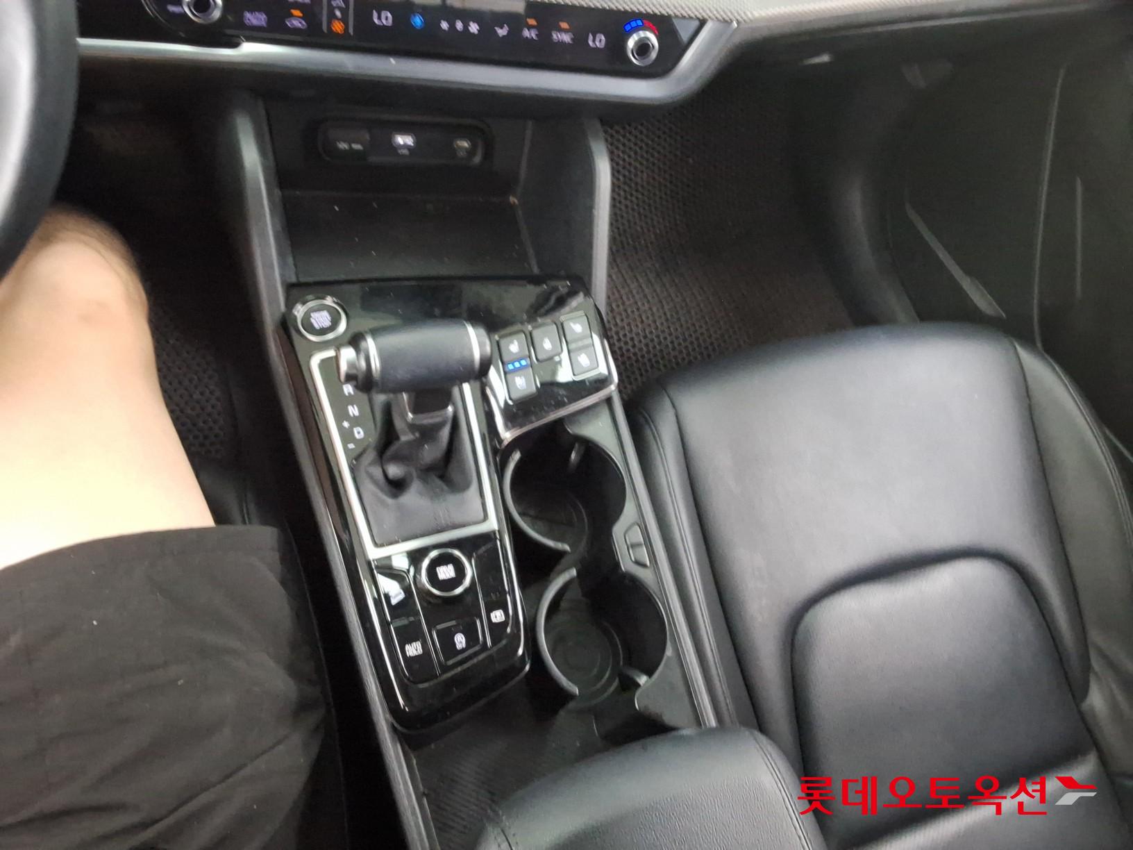 2022 - kia sportage