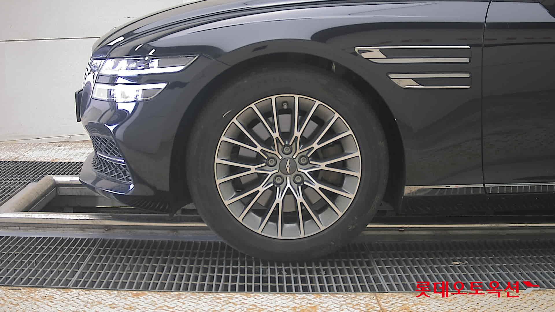 2022 - genesis g80
