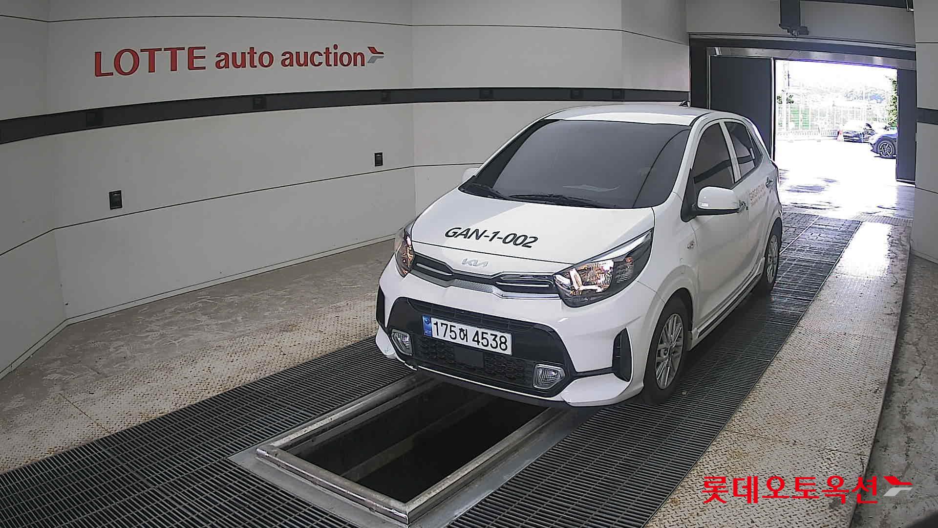 Kia Morning 2023 Clear White из Кореи