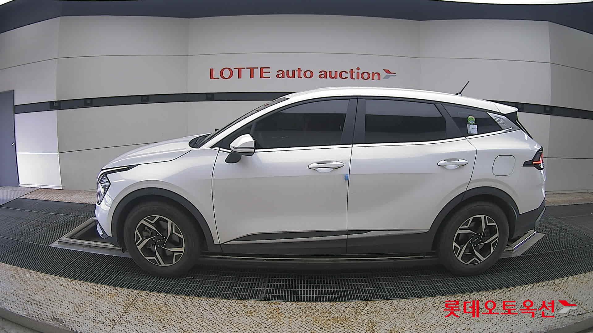 2022 - kia sportage