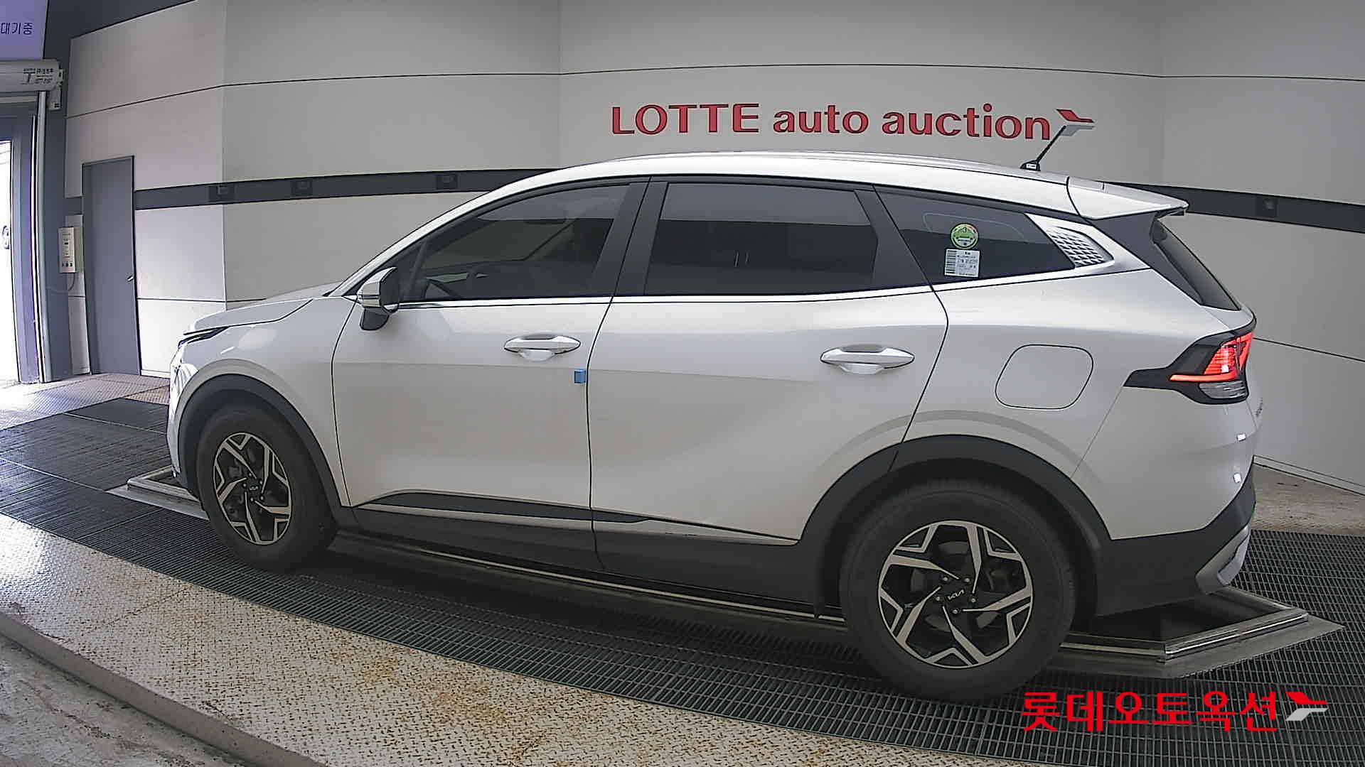 2022 - kia sportage
